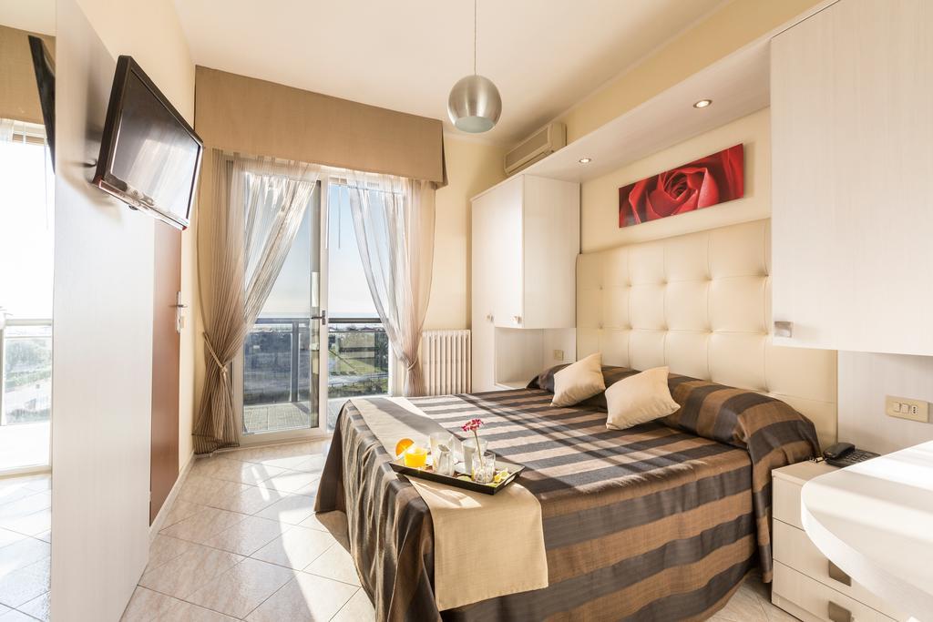 Hotel King Марина-ди-Пьетрасанта Номер фото
